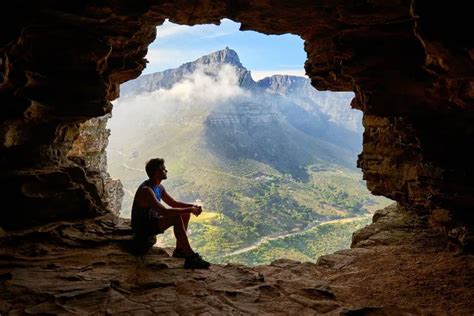 elias na caverna - brasileiras presas na alemanha